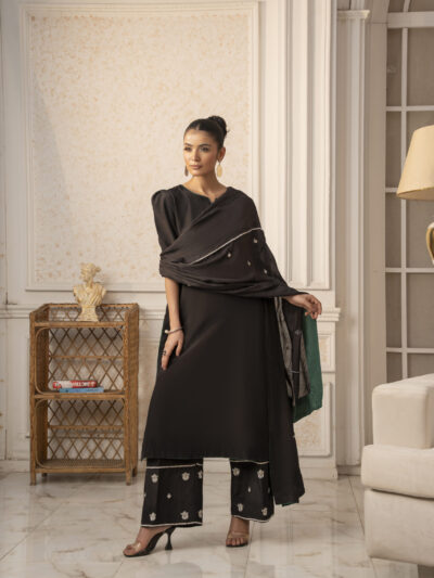 GOLDEN HOUR –  Black